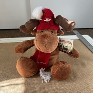Canada moose stuffie winter hat scarf NWT cute soft fluffy medium